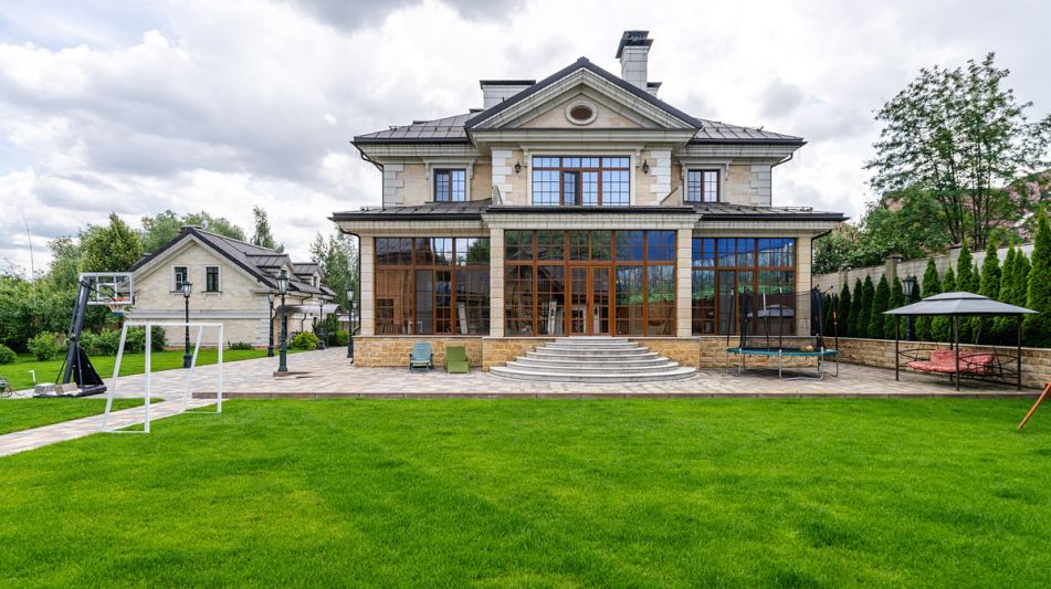 Респектабельный дом в Вешках