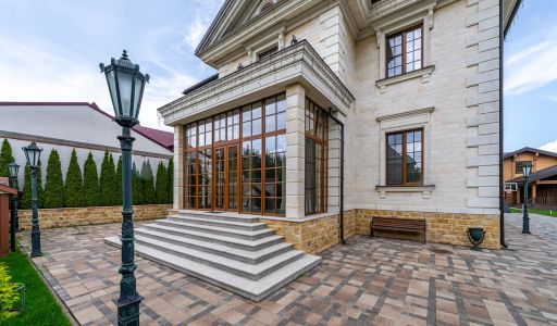 Респектабельный дом в Вешках