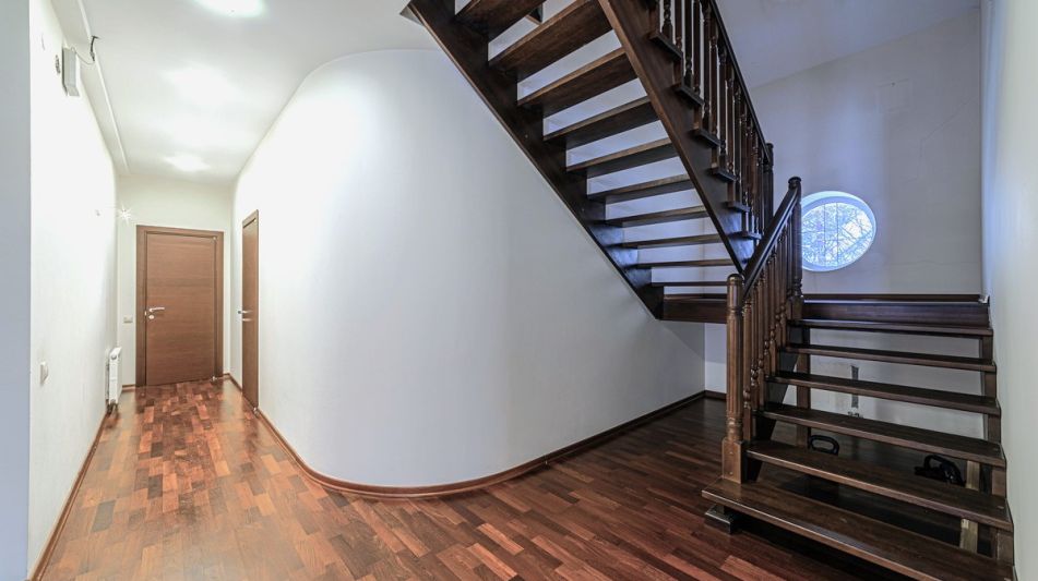 Дом с лесным участком в КП Лесной