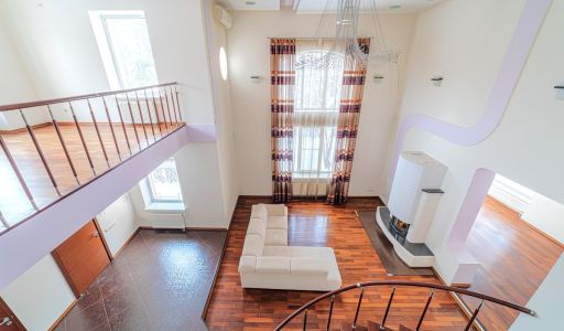 Дом с лесным участком в КП Лесной