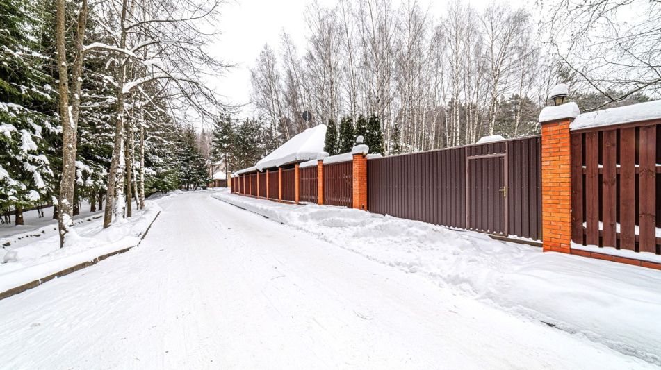 Дом с лесным участком в КП Лесной