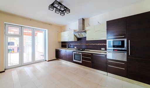 Дом с лесным участком в КП Лесной