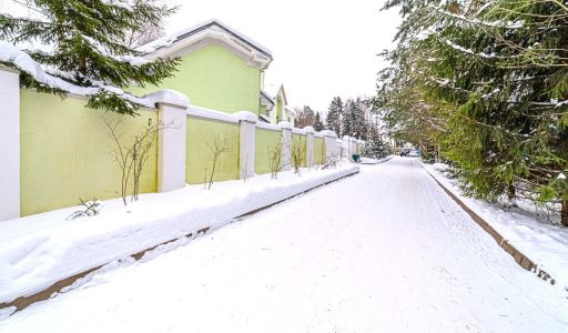 Дом с лесным участком в КП Лесной