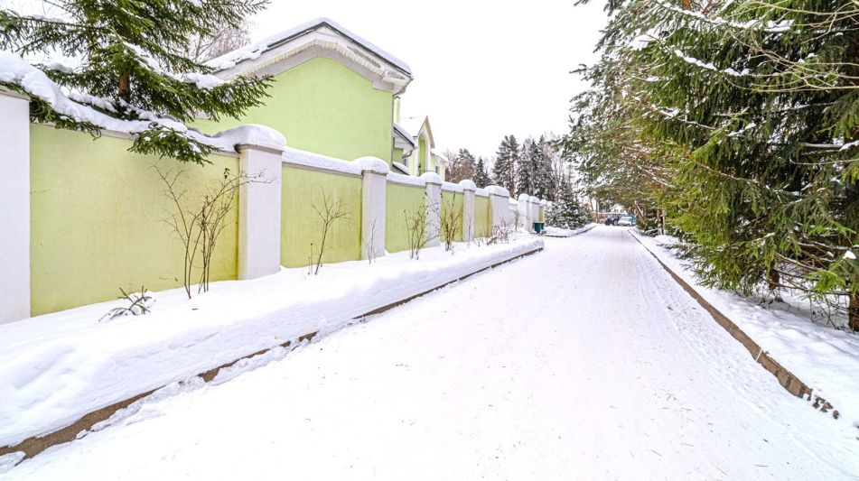 Дом с лесным участком в КП Лесной