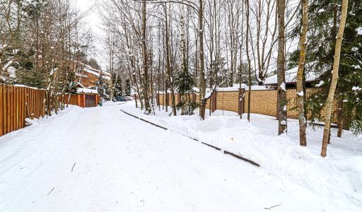 Дом с лесным участком в КП Лесной