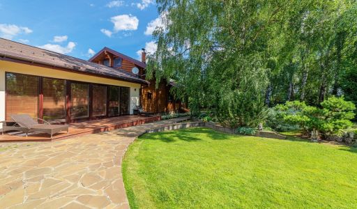 Дом на большом участке в Лысково