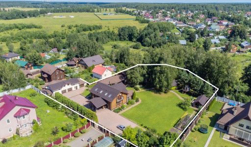 Дом на большом участке в Лысково