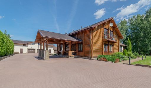 Дом на большом участке в Лысково