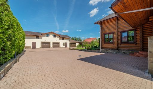 Дом на большом участке в Лысково