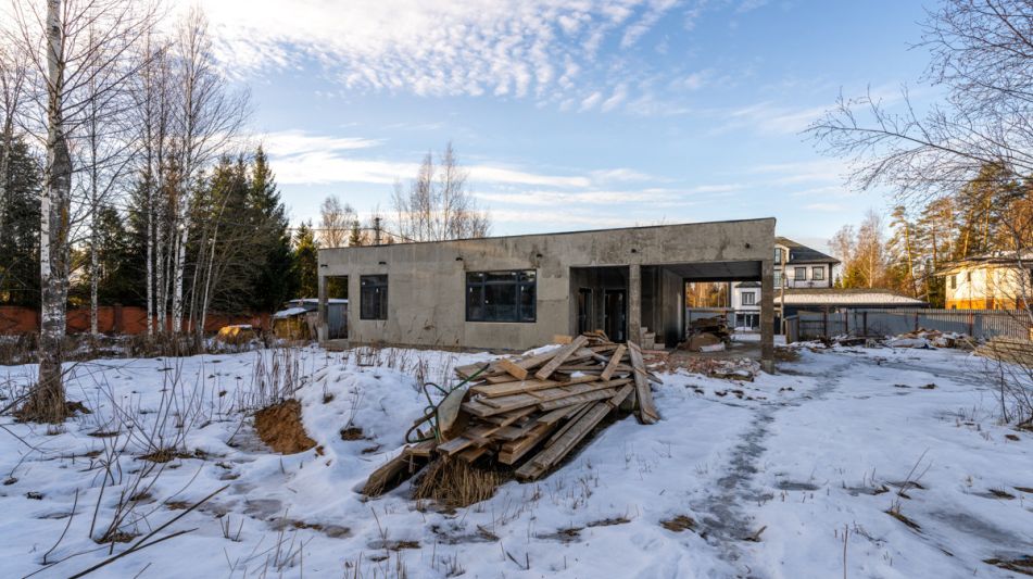 Современный дом в СНТ Бутынь