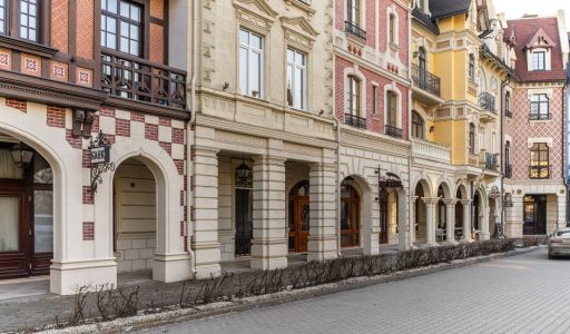 Таунхаус у озера в КП Довиль