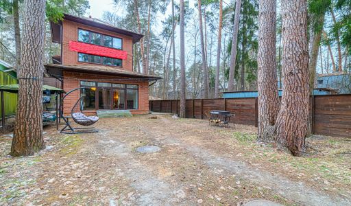 Дом в лесу в п. Николина гора