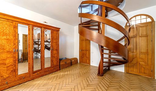 Дом в лесу в п. Николина гора