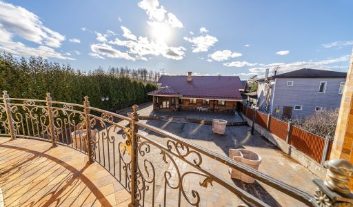 Дом в Конаково на 1 линии воды