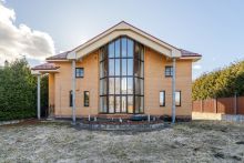 Дом в Конаково на 1 линии воды