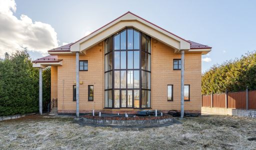 Дом в Конаково на 1 линии воды