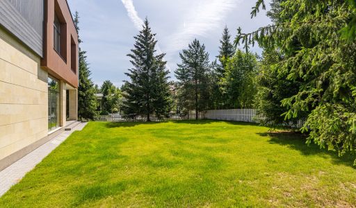 Новый дом в Резиденции Бенилюкс