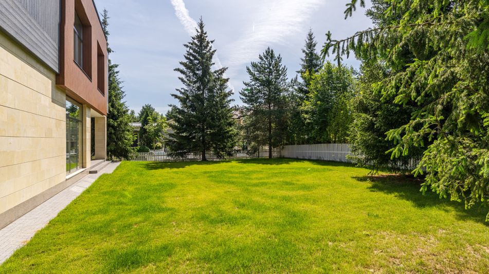 Новый дом в Резиденции Бенилюкс