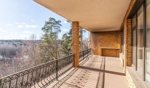 Видовая квартира в Зеленых Холмах