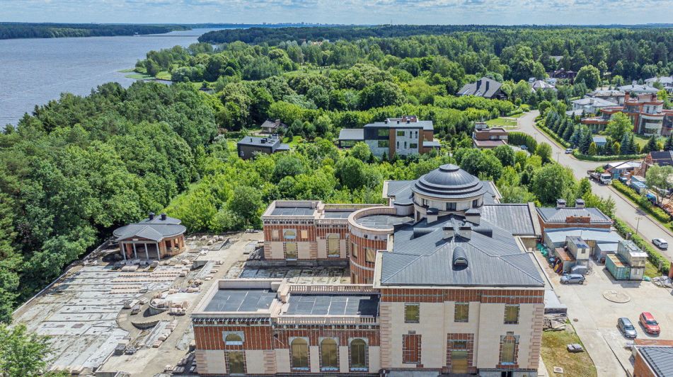 Дом у воды КП Лазурный берег