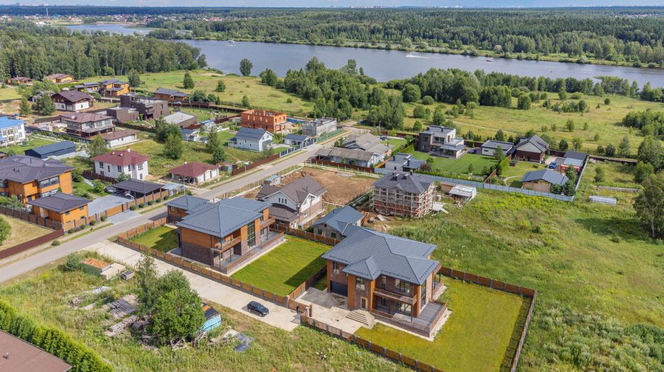 Дом со вторым светом в КП Аврора