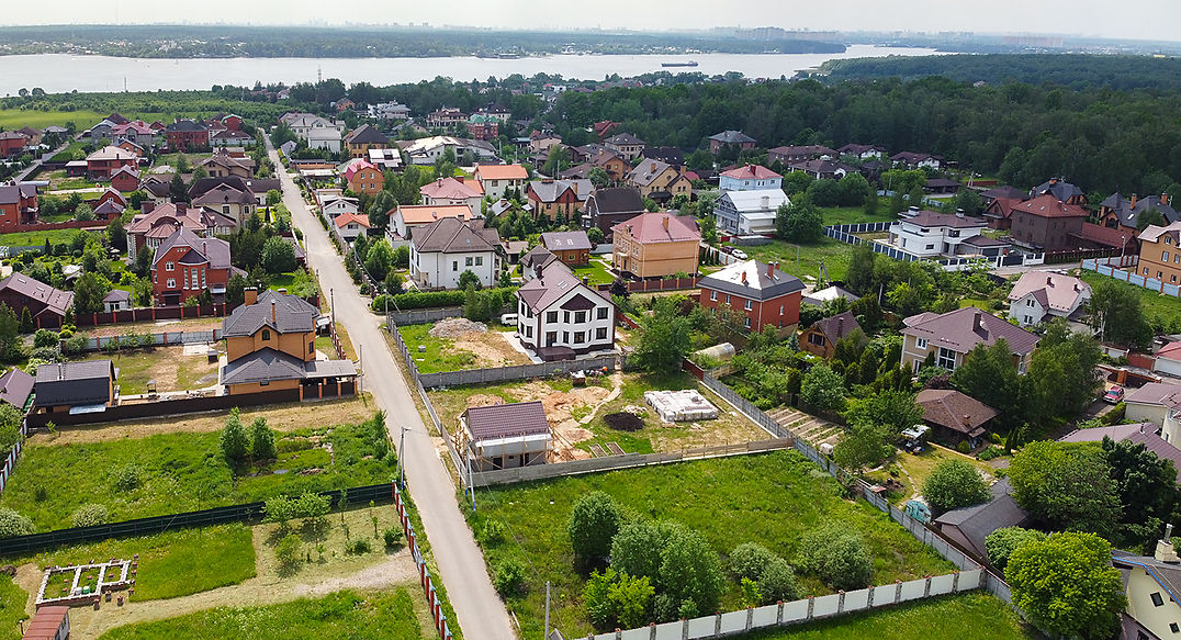 Деревня дмитровское. Деревня Новосельцево Мытищинский район. Новосельцево Дмитровское шоссе. Новосельцево Ленинградская область коттеджный поселок. Новосельцево карьер Дмитровское шоссе.