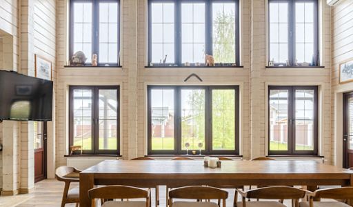 Деревянный дом в Московском море