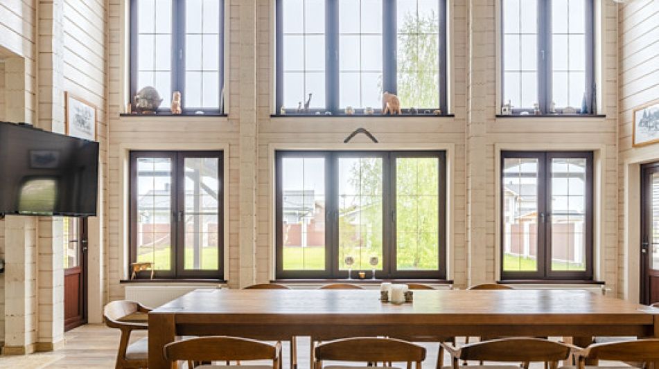 Деревянный дом в Московском море