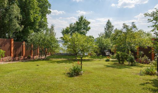 Дом с выходом к воде в Сорокино