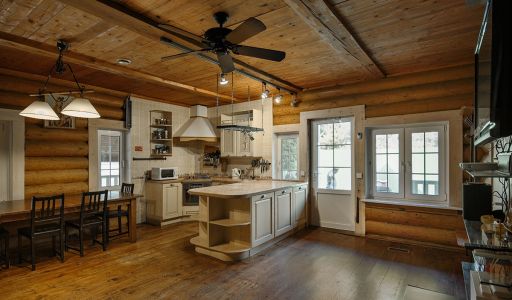 Дом на берегу Рыбинского водохранилища