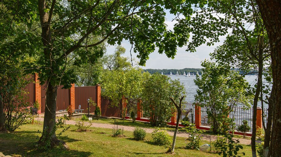 Дом с выходом к воде в Сорокино