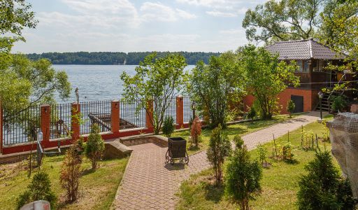 Дом с выходом к воде в Сорокино