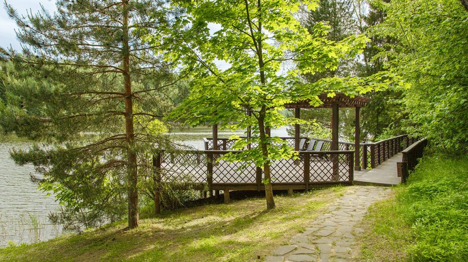 Дом у воды в КП Новое время