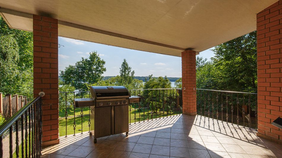 Дом с выходом к воде в Сорокино