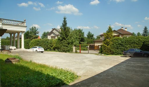 Дом у леса в поселке Риверсайд