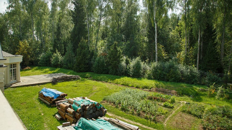 Дом у леса в поселке Риверсайд