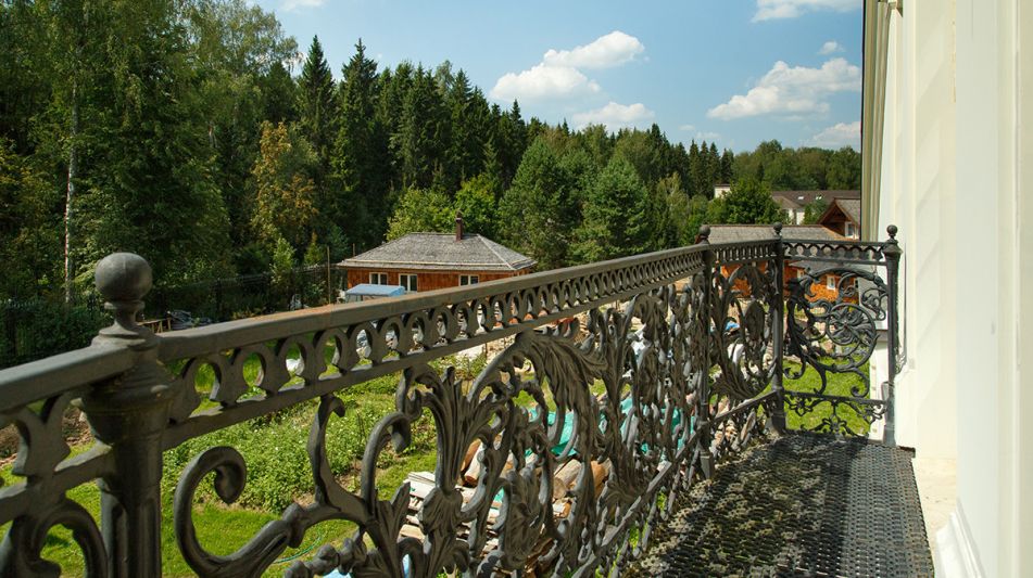 Дом у леса в поселке Риверсайд