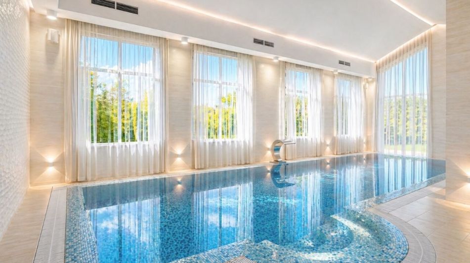 Дом с бассейном в КП Гринфилд