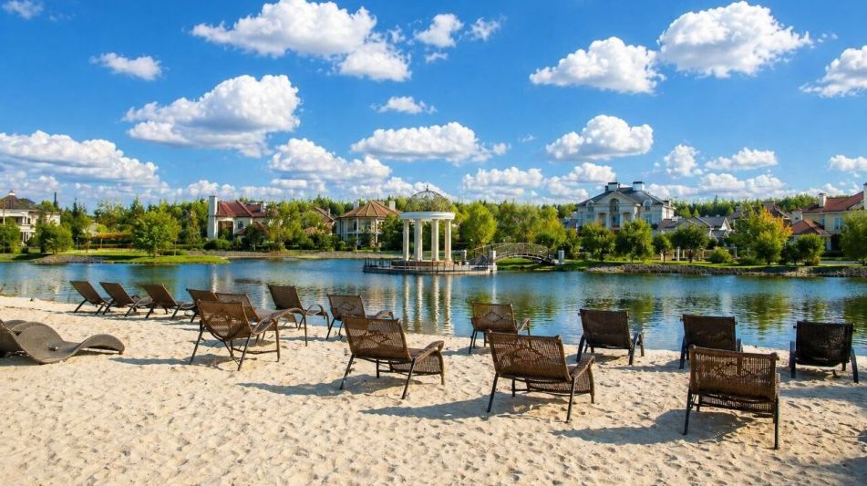 Дом с бассейном в КП Гринфилд