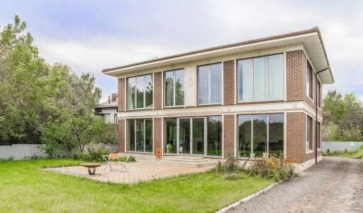 Дом у воды в Глухово