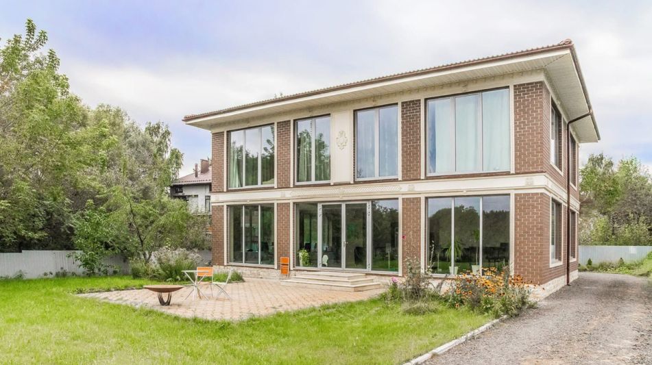 Дом у воды в Глухово