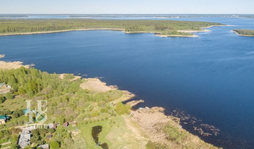 База отдыха на озере Селигер