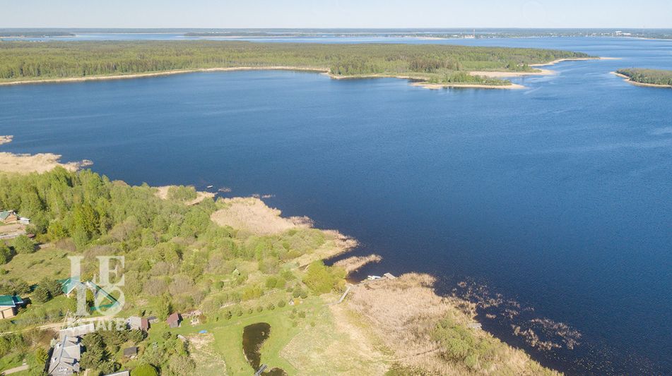 База отдыха на озере Селигер