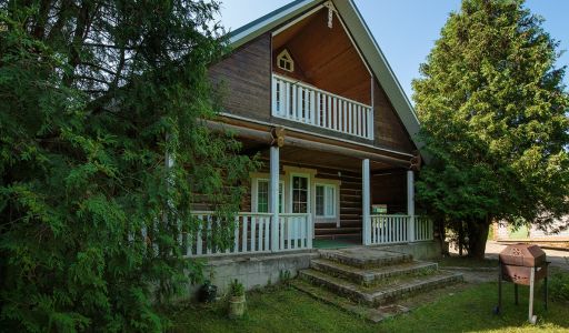 Дом на берегу Рыбинского водохранилища