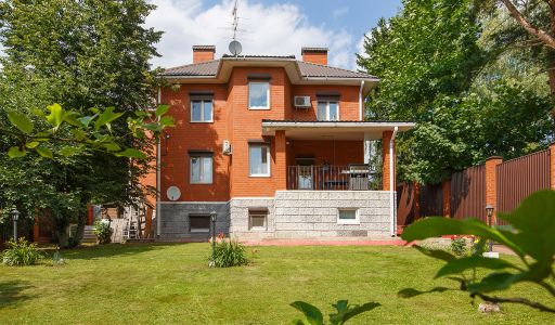 Дом с выходом к воде в Сорокино