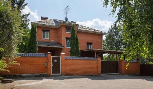 Дом с выходом к воде в Сорокино