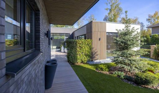 Дом с бассейном в КП Монтевиль