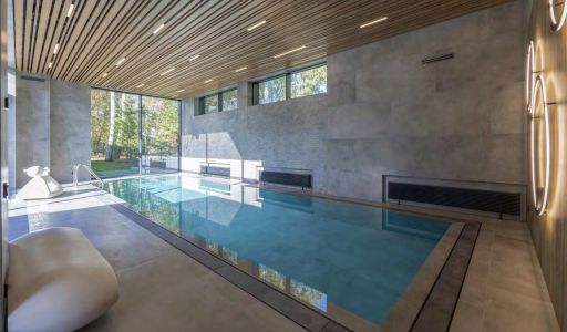 Дом с бассейном в КП Монтевиль