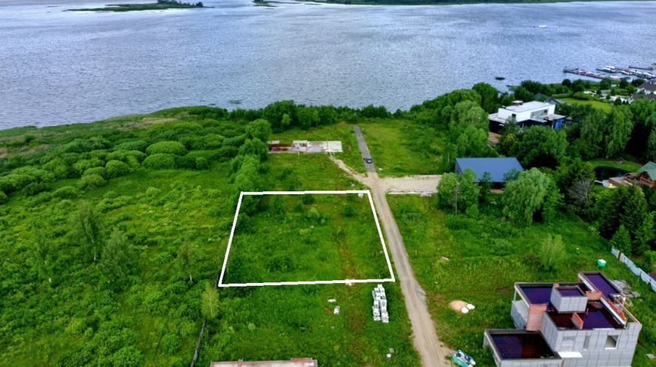 Участок рядом с Московским морем