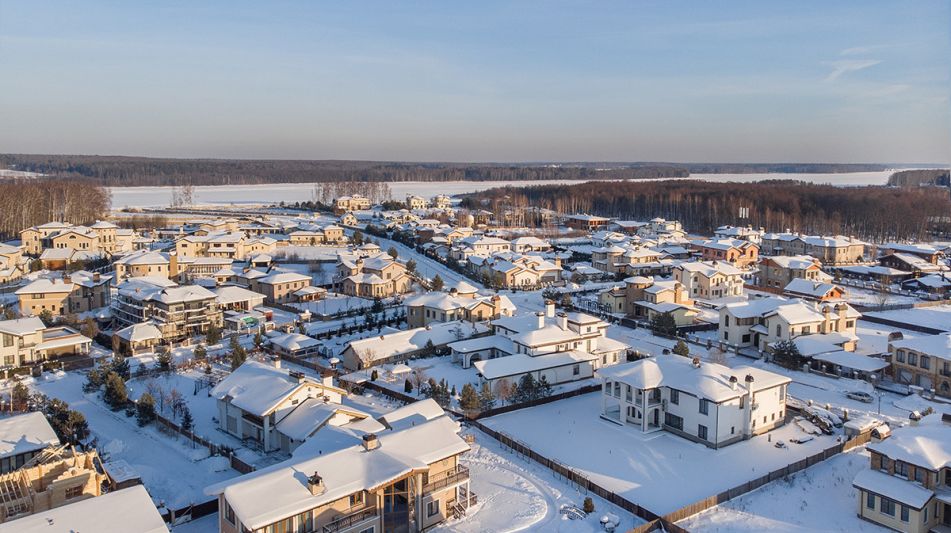 Дом с бассейном в Пестово